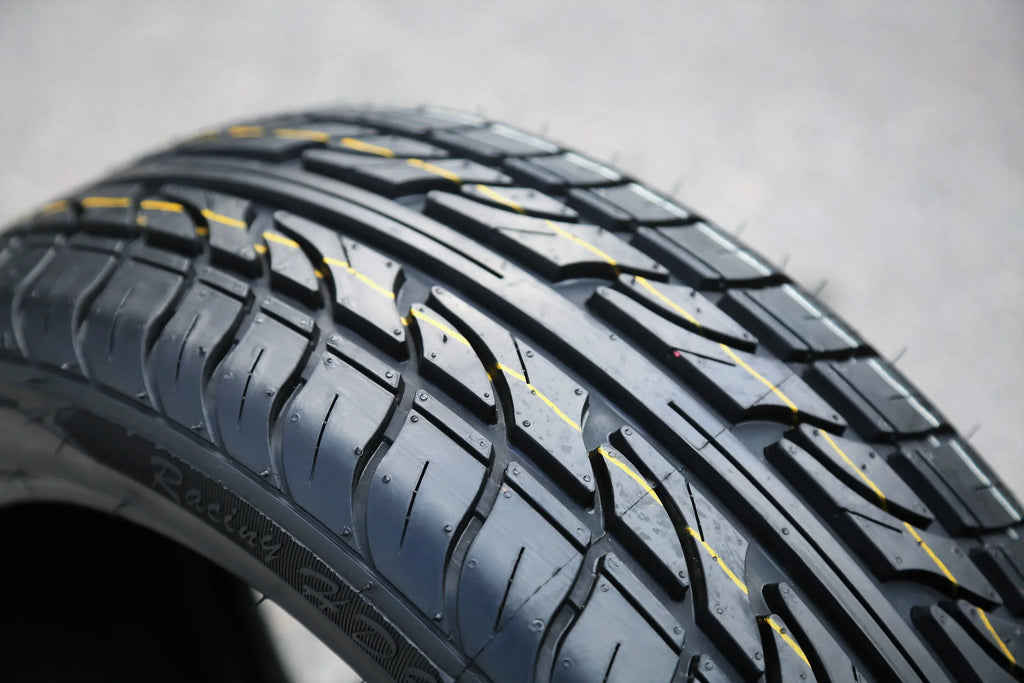 Set of 4 () Haida Racing HD921 195/45R16 84V  Performance Tire Fits: 2012 Fiat 500 Abarth, 2013-18 Fiat 500 Abarth Cabrio